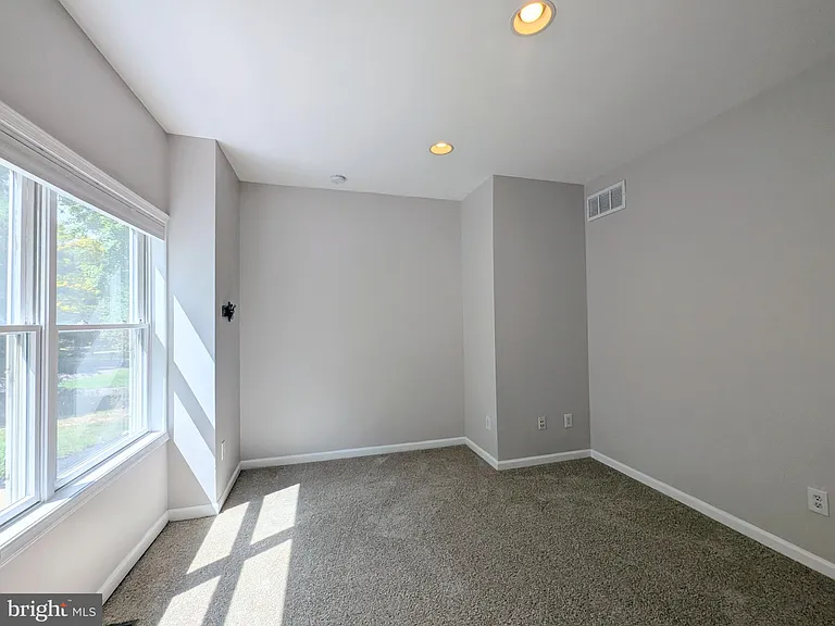 114 Lenape Dr — Photo 20