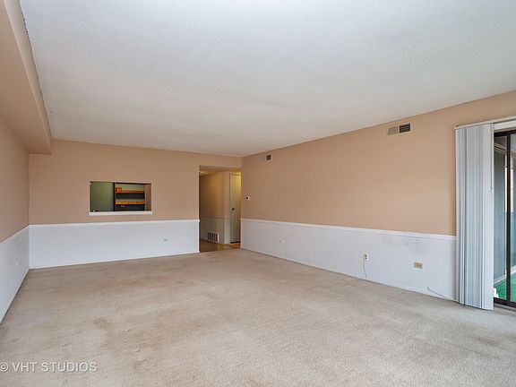 3rd image of 1295 N Sterling Ave Unit 206