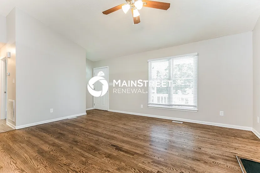 815 Grandview Dr — Photo 4