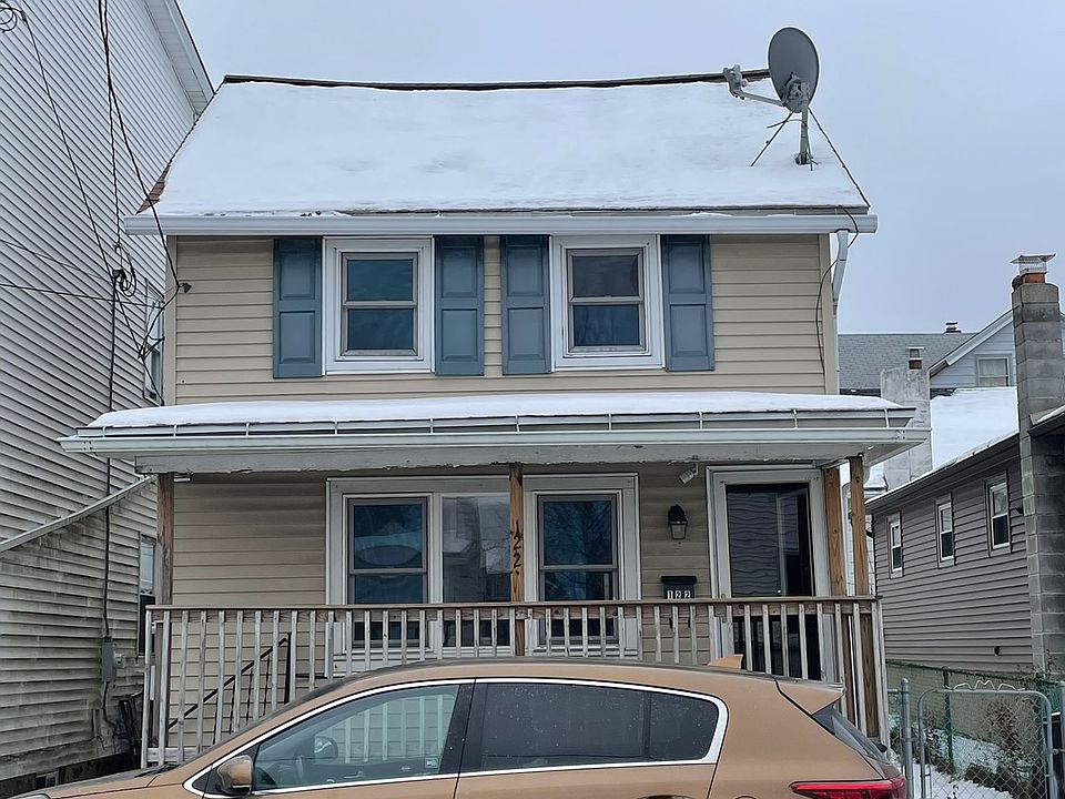 1st image of 122 N Oak St
