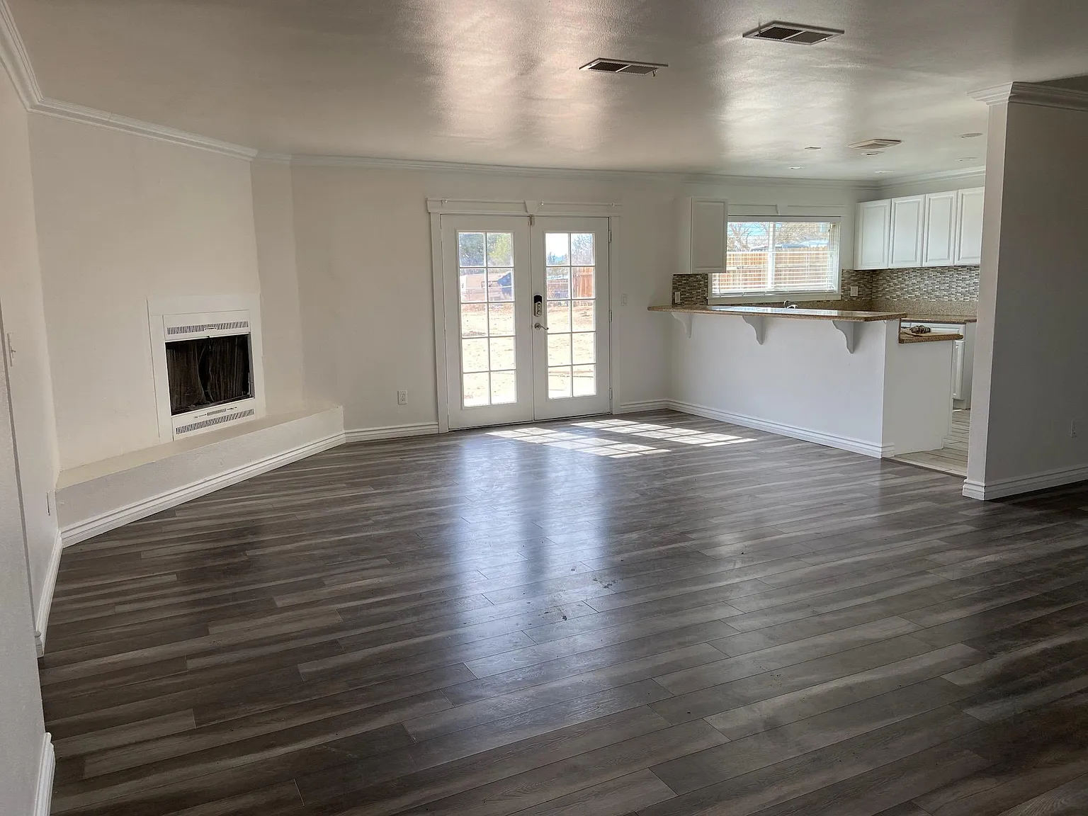 3 bed, 1325 sqft, $2,500 — Photo 4