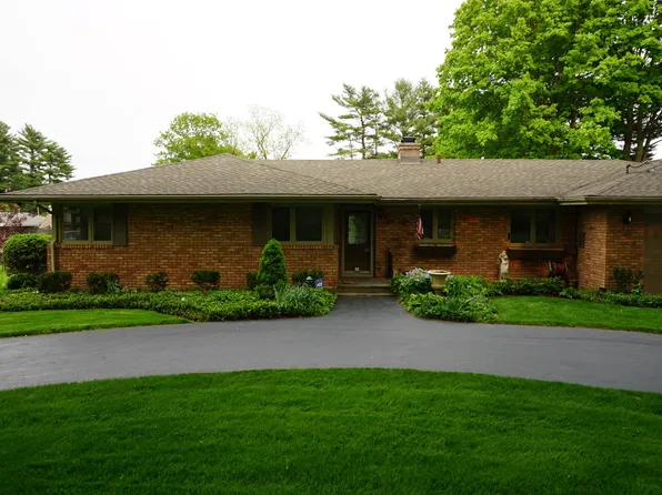 1414 Post Dr, Rockford, IL 61108