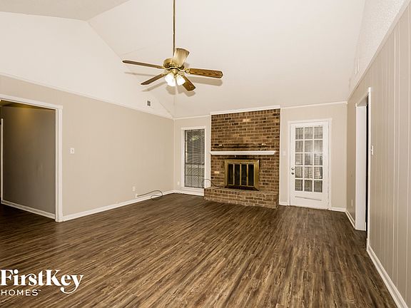 3rd image of 7207 Oak Chase Ln