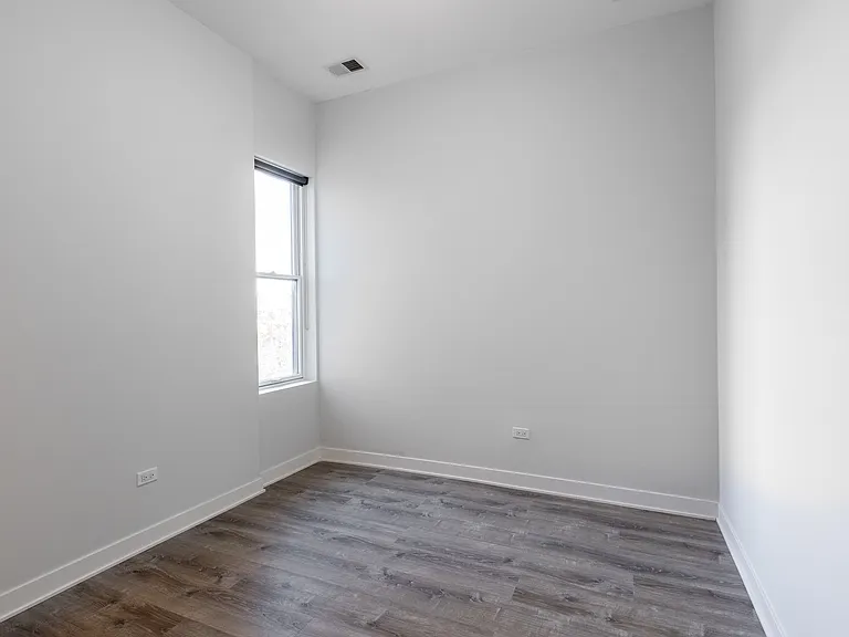 2246 W Lawrence Ave #402 — Photo 11