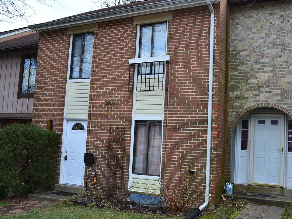 1st image of 2831 Cambridge Dr