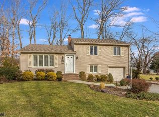 15 Adams Dr, Whippany, NJ 07981