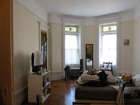 4th image of 168 Martense St #2