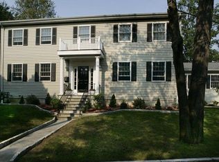 62 Hewitt Ave, Bronxville, NY 10708