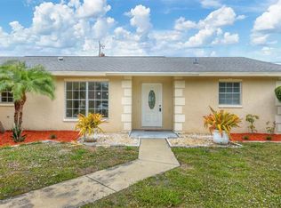 3803 Pin Oaks St, Sarasota, FL 34232