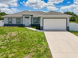 910 Richmond Ave N, Lehigh Acres, FL 33972