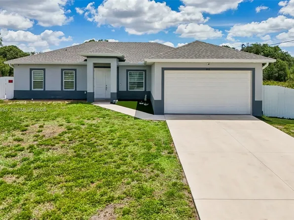910 Richmond Ave N, Lehigh Acres, FL 33972