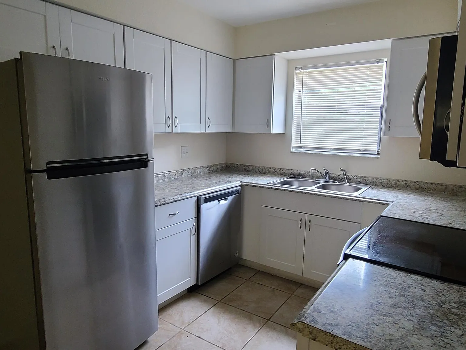 2 bed, 2.0 bath, 1200 sqft, $1,400 — Photo 4