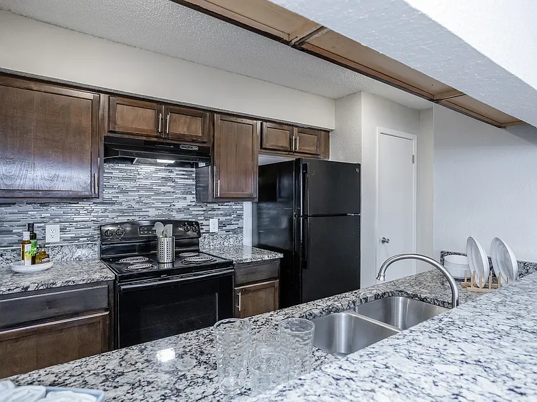 Oak Tree Village Kitchen (1 Bedroom 754sq ft)