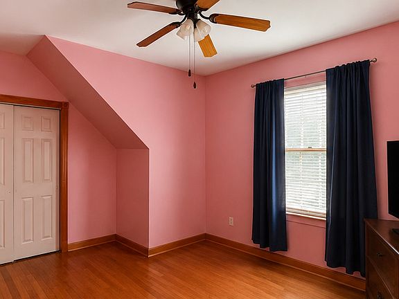 4th image of 5400 W Augusta Blvd
