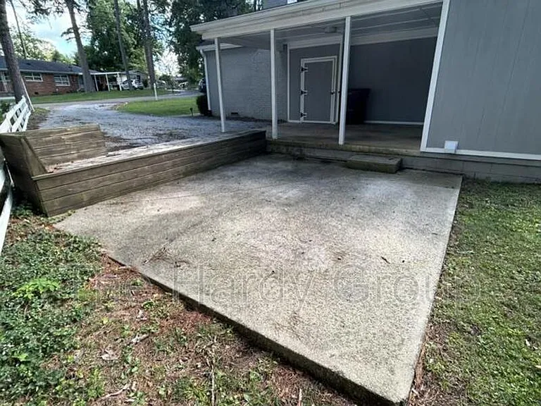 934 McKellar Dr — Photo 16