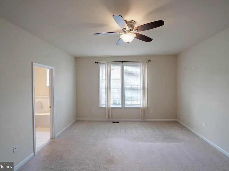 5004 Forest Pines Dr — Photo 18