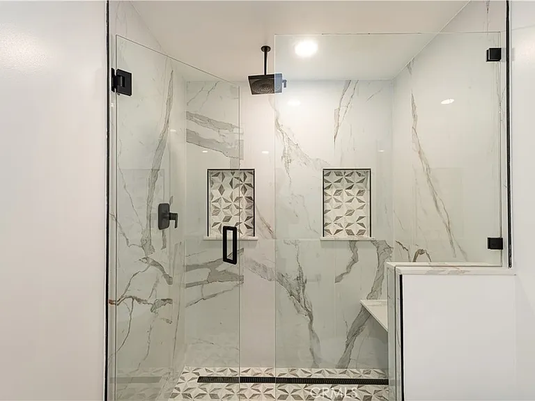 211 Florence Pl #A — Photo 13