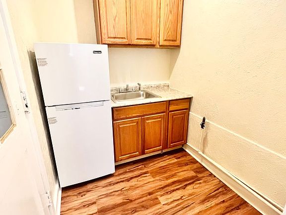 5th image of 1960 N Sherman St #92d93038f