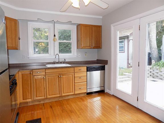 4th image of 5718 Staely Ave