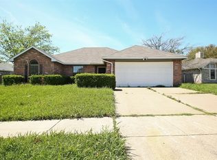 4800 Hollow Tree Dr, Arlington, TX 76018