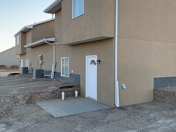 2nd image of 404 E Larchmont Dr