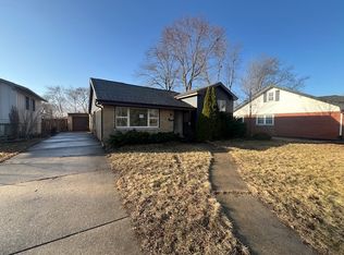 5009 W 101st St, Oak Lawn, IL