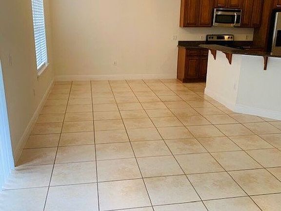 3rd image of 1220 La Fortuna Blvd