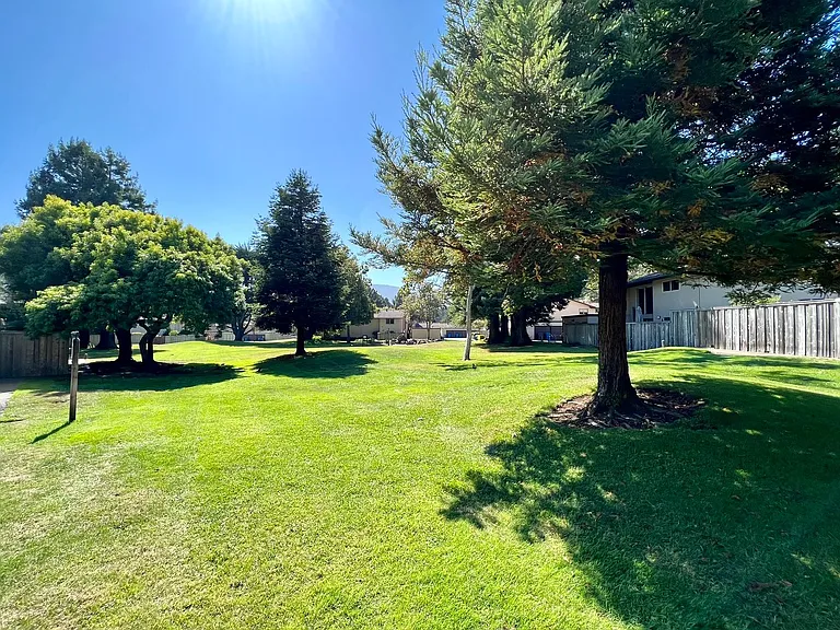 1177 Oddstad Blvd — Photo 14