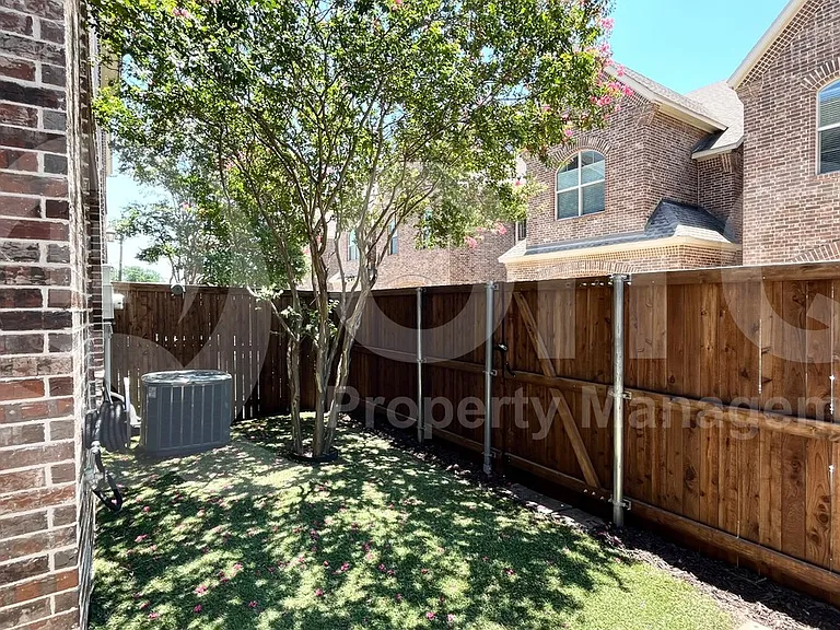 2209 Kirby St — Photo 20