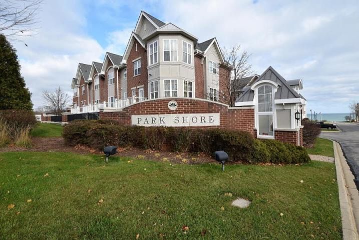 1st image of 3812 S Lake Dr