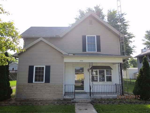 1st image of 206 Lincoln St