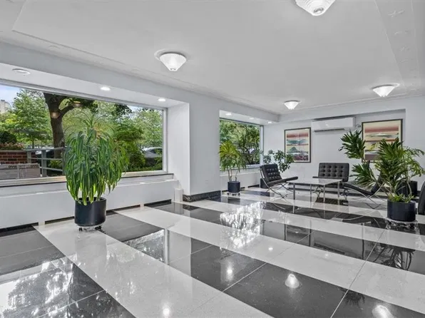 215 Adams St APT 10B, Brooklyn, NY 11201