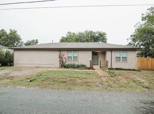 305 Ball St, Tom Bean, TX 75491