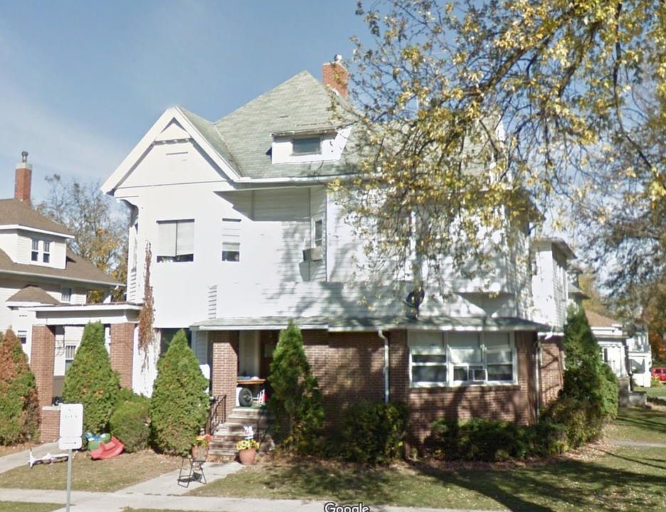 1st image of 250 E Broadway St #1