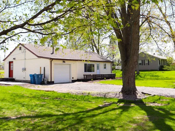 503 Ryan Rd, Hebron, IN 46341