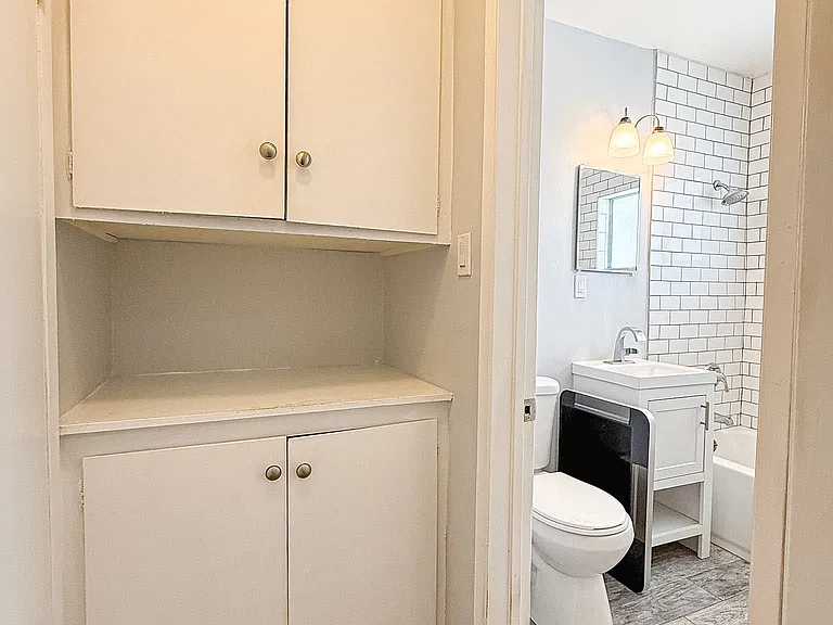 1613 Barry Ave #4 — Photo 11