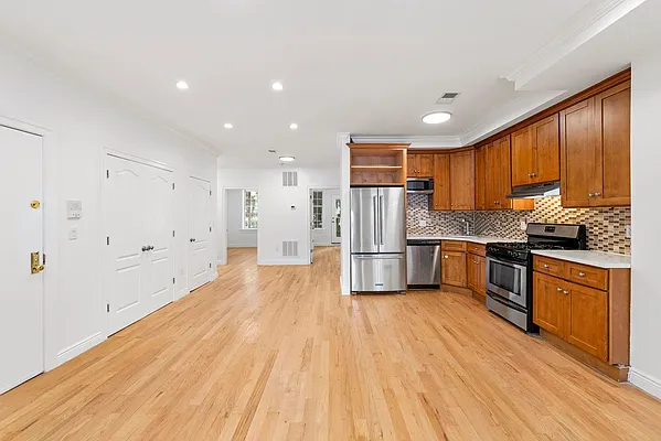 Rented by Nest Seekers International | media 22