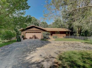 2040 Creek Ridge Dr, Racine, WI 53402