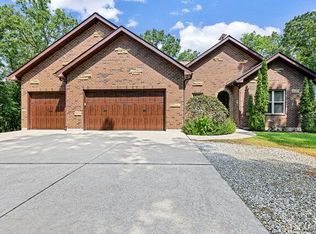 23540 Cabin Ridge Dr, Warrenton, MO 63383