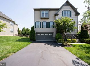 14298 Ladderbacked Dr, Gainesville, VA 20155