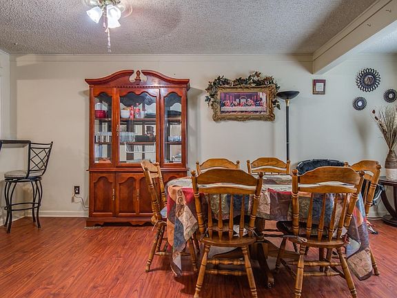 5th image of 1832 E 1st Pl