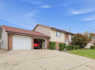 28 James Ct, South Charleston, OH 45368