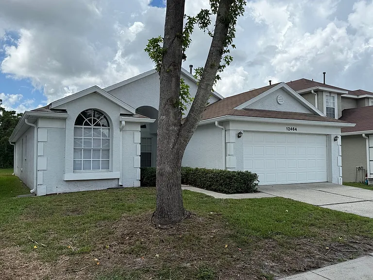 12464 Castlemain Trl — Photo 2
