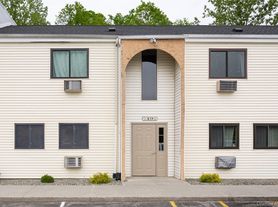 19 Scarborough Ln, Wappingers Falls, NY