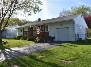 4 Pineview Rd, Dudley, MA 01571