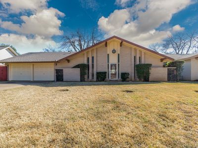 1616 White Way Dr, Arlington, TX, 76013