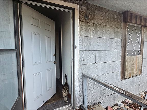 3rd image of 3806 Bertram St