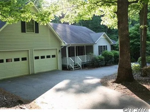 949 Skyuka Rd, Columbus, NC 28722