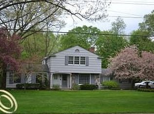 32455 Susanne Dr, Franklin, MI 48025