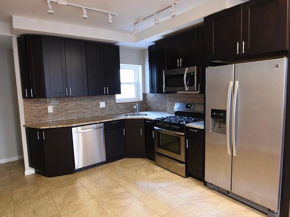 1st image of 907 S 13th St #00000B